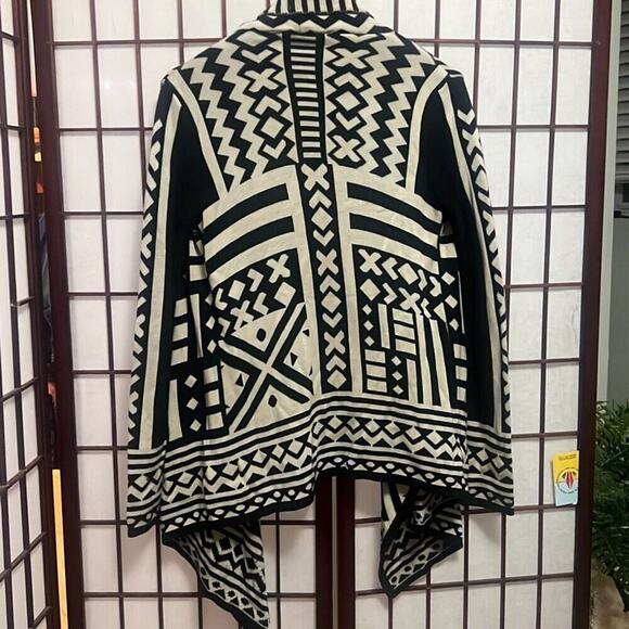 Staring At Stars Women Black White Southwest Draped Open Cardigan Sweater Medium - Picture 2 of 8